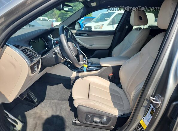 5YMUJ0C07LLA99861 2020 BMW X4 Серебряный Вид салона спереди