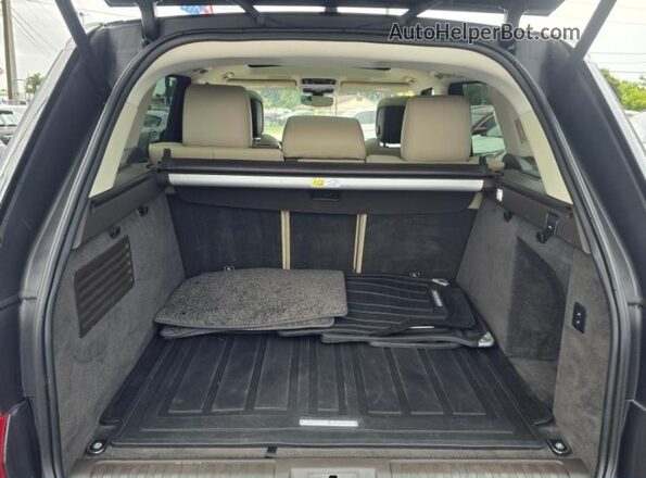 SALWR2SUXMA768XXX 2021 LAND ROVER RANGE ROVER Red Սալոնի դիմացի տեսք