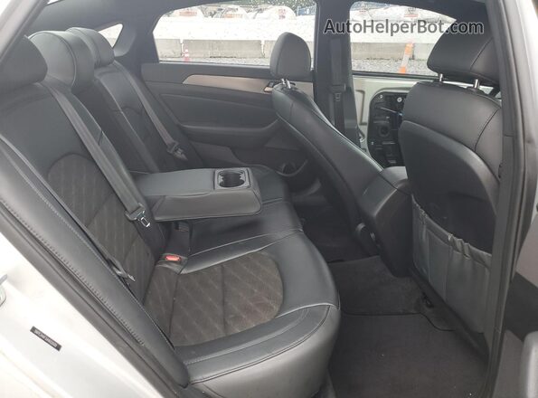 5NPE34AF3JH602600 2018 HYUNDAI SONATA Silver Вид задньої частини салону