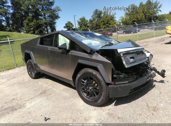 7G2CEHED2SA076813 2025 TESLA CYBERTRUCK Silver Przód prawy