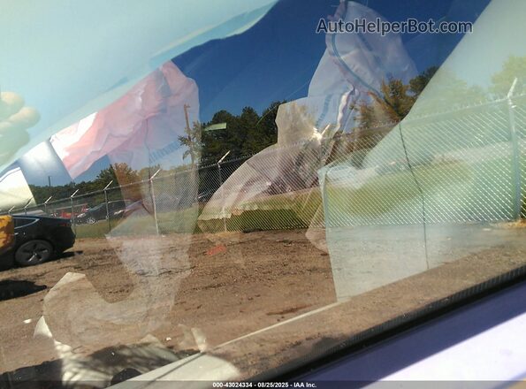 7G2CEHED2SA076813 2025 TESLA CYBERTRUCK Silver Widok wnętrza z przodu