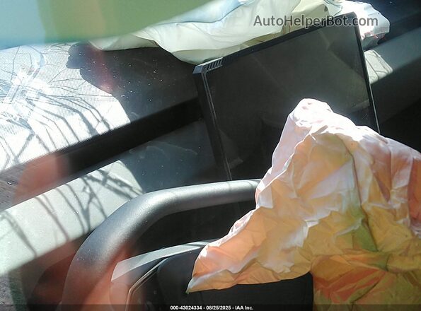 7G2CEHED2SA076813 2025 TESLA CYBERTRUCK Silver Widok wnętrza 360 stopni