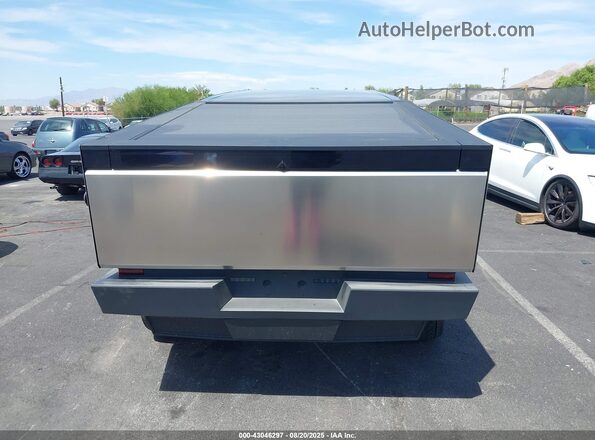 7G2CEHED5SA062985 2025 TESLA CYBERTRUCK Серебряный 