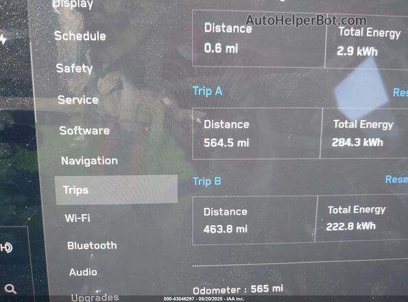7G2CEHED5SA062985 2025 TESLA CYBERTRUCK Серебряный Вид задних сидений