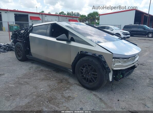7G2CEHED7RA046314 2024 TESLA CYBERTRUCK Серебряный Передняя правая четверть