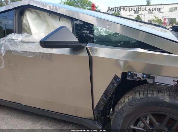 7G2CEHEE3SA061973 2025 TESLA CYBERTRUCK Silver 