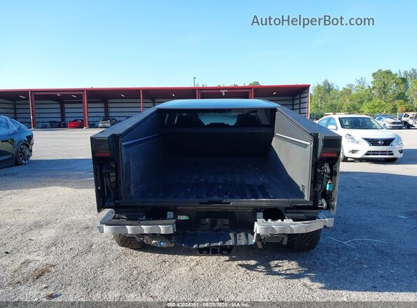 7G2CEHEE5SA059951 2025 TESLA CYBERTRUCK Серебряный 