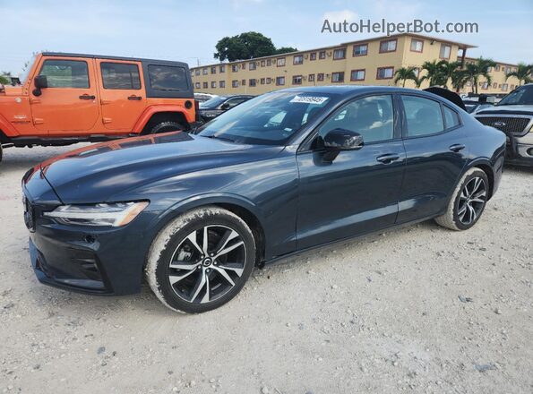 7JRL12TK7RG296319 2024 VOLVO S60 Серый Передняя левая четверть