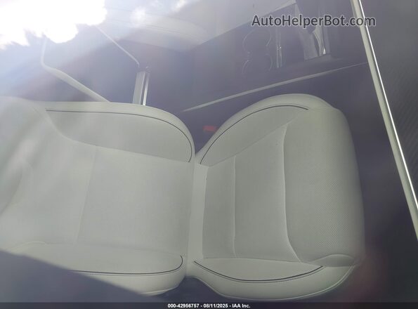 7SAXCBE65PF418602 2023 TESLA MODEL X Белый Вид салона спереди
