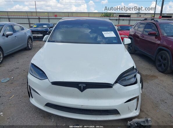 7SAXCBE65PF418602 2023 TESLA MODEL X Белый Вид панели приборов