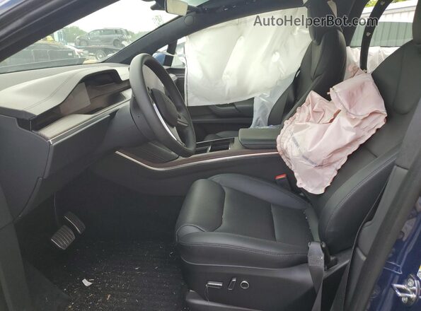 7SAXCDE53RF436019 2024 TESLA MODEL Blue Widok wnętrza z przodu