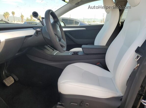 7SAYGDED0SF320461 2025 TESLA MODEL Black Widok wnętrza z przodu
