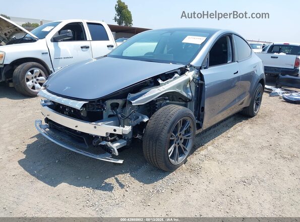 7SAYGDEE6RA300764 2024 TESLA MODEL Y Gray Przód lewy