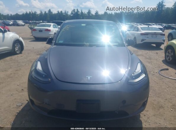 7SAYGDEF9PF614739 2023 TESLA MODEL Y Gray Widok deski rozdzielczej