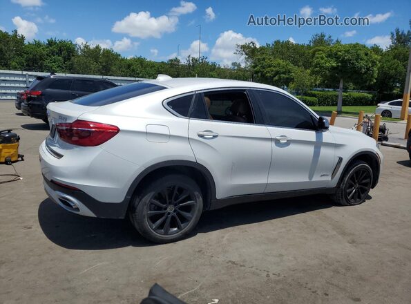 5UXKU2C5XJ0X48819 2018 BMW X6 White Przód prawy
