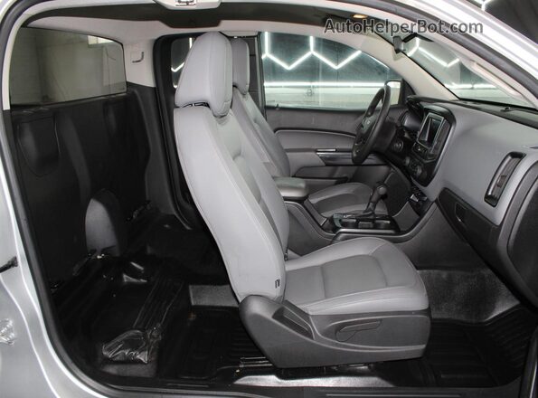 1GCHSAEA7L1209383 2020 CHEVROLET COLORADO Серебряный Вид салона спереди