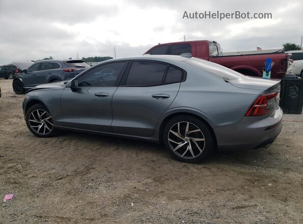 7JRA22TK1LG033240 2020 VOLVO S60 Серебряный Задняя правая четверть