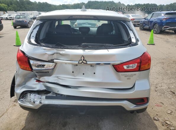 JA4AP3AWXJU000340 2018 MITSUBISHI OUTLANDER Silver Rear view