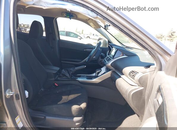 JA4AT3AA4LZ014899 2020 MITSUBISHI ECLIPSE CROSS Серый Вид салона спереди