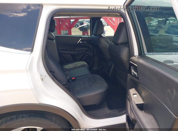 JA4J4UA8XPZ024892 2023 MITSUBISHI OUTLANDER Белый Вид наклейки с VIN-кодом