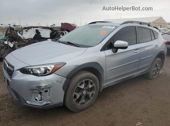 JF2GTADC2J8203587 2018 SUBARU CROSSTREK Silver Vista tres cuartos delantera izquierda