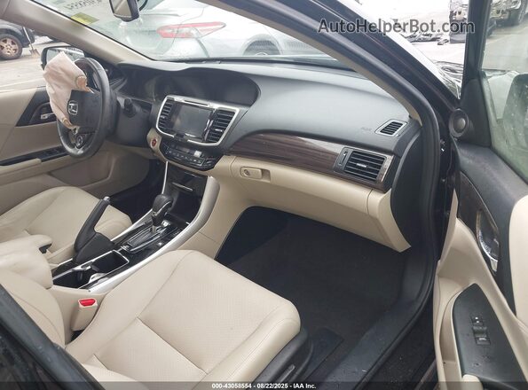 JHMCR6F51HC022672 2017 HONDA ACCORD HYBRID Black Front interior view
