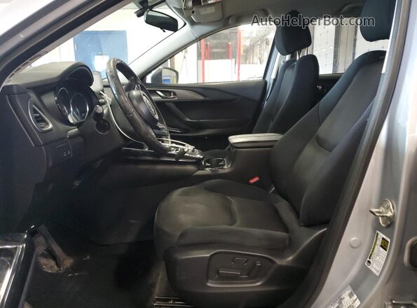 JM3TCABY7H0133953 2017 MAZDA CX-9 Silver წინა სალონის ხედი