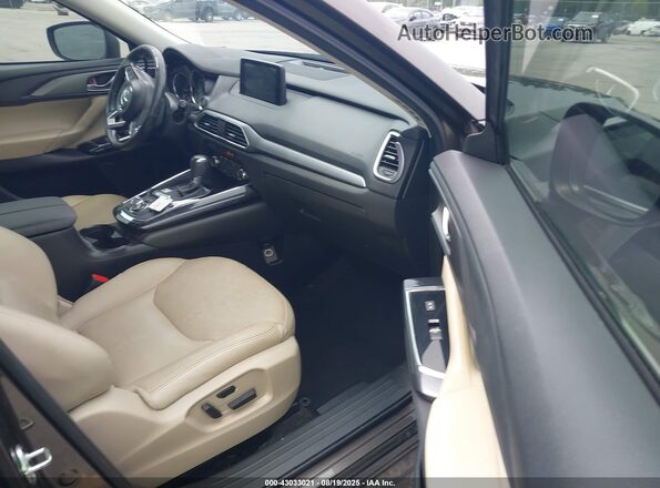 JM3TCACY0J0218492 2018 MAZDA CX-9 Brown Front interior view