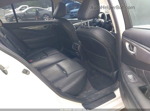JN1EV7AP9JM358240 2018 INFINITI Q50 White VIN კოდის სტიკერის ხედი
