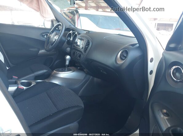 JN8AF5MV6HT752399 2017 NISSAN JUKE White წინა სალონის ხედი