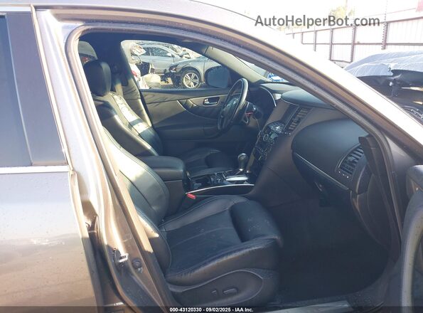 JN8CS1MU0HM140066 2017 INFINITI QX70 Gray Front interior view