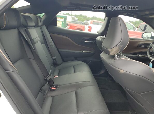 JTDAAAAF5P3010963 2023 TOYOTA LE White Հետևի նստատեղերի տեսք