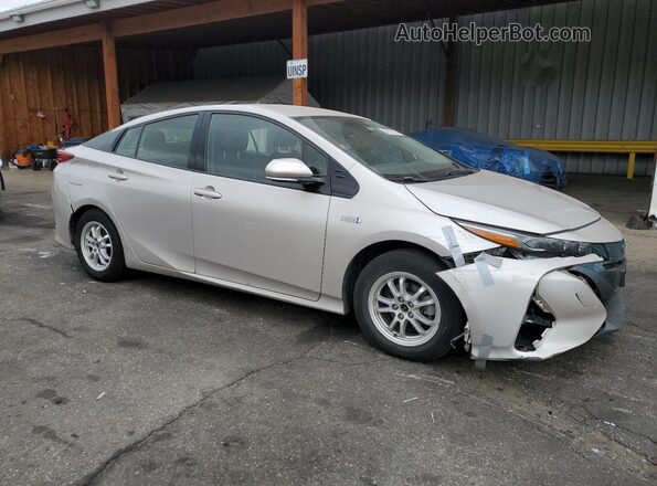 JTDKARFP0J3091978 2018 TOYOTA PRIUS Silver Передня права чверть