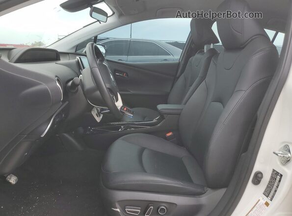 JTDKARFP3J3076830 2018 TOYOTA PRIUS White Вид салону спереду