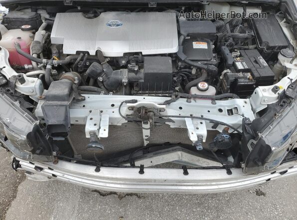 JTDKARFP3J3076830 2018 TOYOTA PRIUS White Вид задньої частини салону