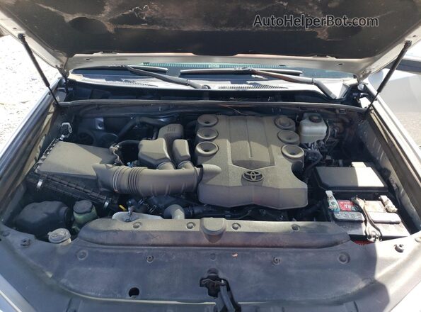 JTEBU5JR5J5590333 2018 TOYOTA 4RUNNER Серебряный Вид подкапотного пространства