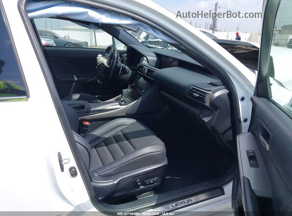 JTHBA1D20J5073234 2018 LEXUS IS 300 White Widok wnętrza z przodu