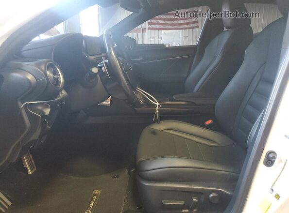 JTHGZ1E20M5018686 2021 LEXUS IS Белый Вид салона спереди