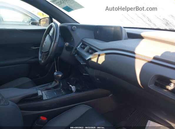 JTHP9JBH5N2055387 2022 LEXUS UX Серый Вид салона спереди