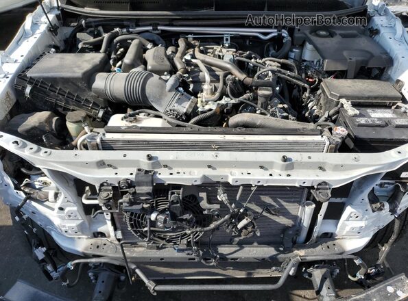 JTJAM7BX7P5380962 2023 LEXUS GX White Widok wnętrza z tyłu