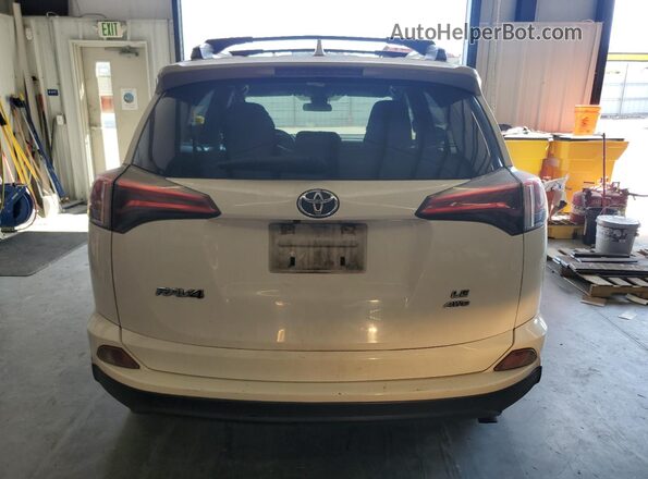 JTMBFREV6JJ180953 2018 TOYOTA LE White Vista trasera