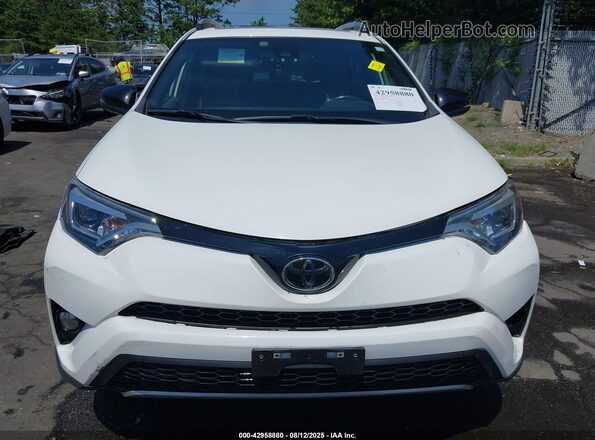 JTMJFREV7JJ257924 2018 TOYOTA RAV4 Белый Вид щитка приборов