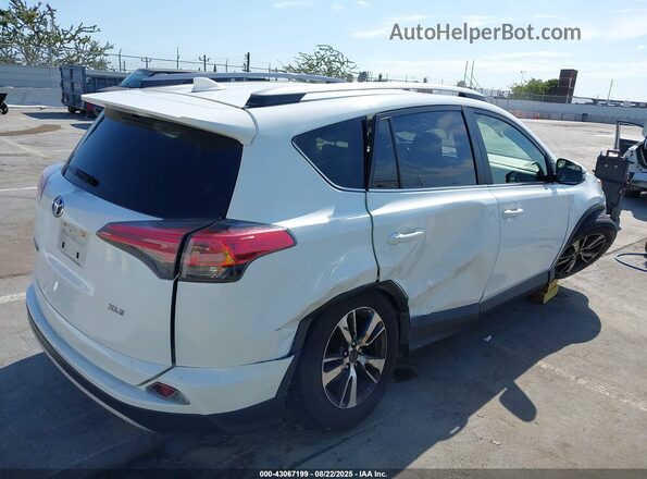 JTMWFREV0JJ165494 2018 TOYOTA LE Белый Вид спереди
