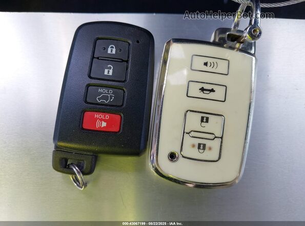 JTMWFREV0JJ165494 2018 TOYOTA LE Белый Вид панели приборов
