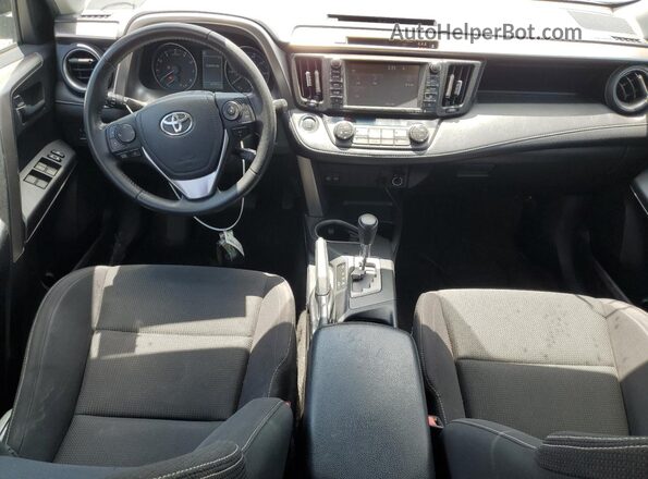 JTMWFREV5JJ157505 2018 TOYOTA RAV4 White Widok deski rozdzielczej
