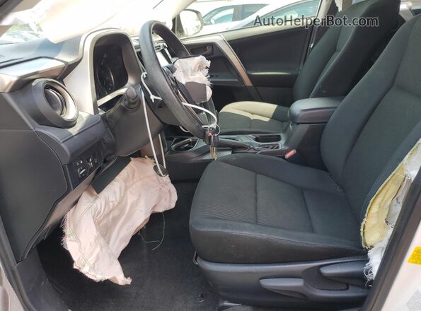 JTMZFREV8JD130150 2018 TOYOTA LE Белый Вид салона спереди
