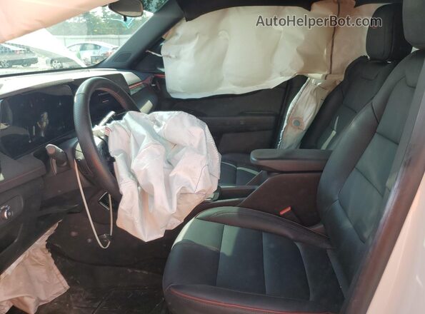 KL79MTSL1RB181404 2024 CHEVROLET TRAILBLAZER White Widok wnętrza z przodu