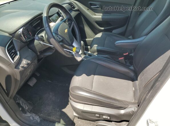 KL7CJLSB2JB626985 2018 CHEVROLET TRAX White წინა სალონის ხედი