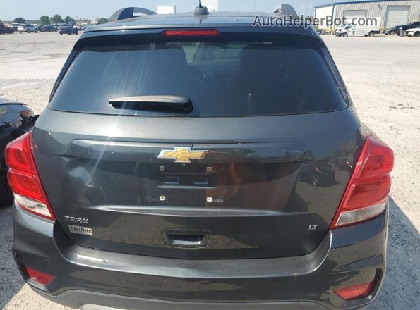 KL7CJLSB6JB580996 2018 CHEVROLET TRAX Угольный Вид сзади
