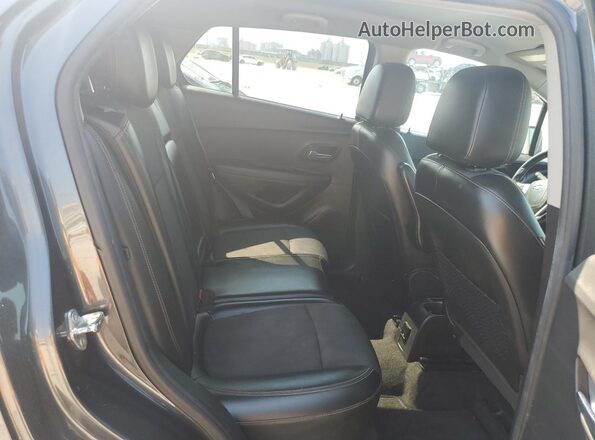 KL7CJLSB6JB580996 2018 CHEVROLET TRAX Угольный Вид задней части салона